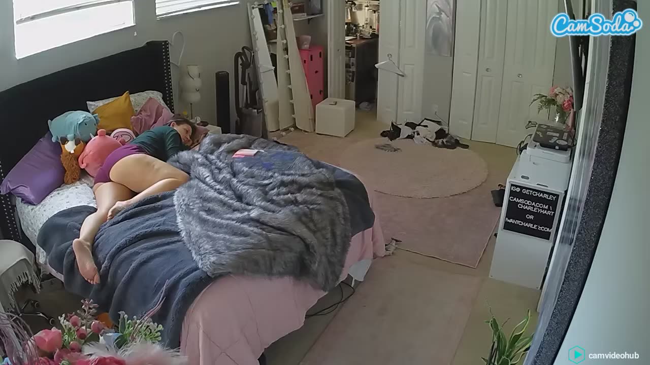 voyeurcam_house_charleys_room
